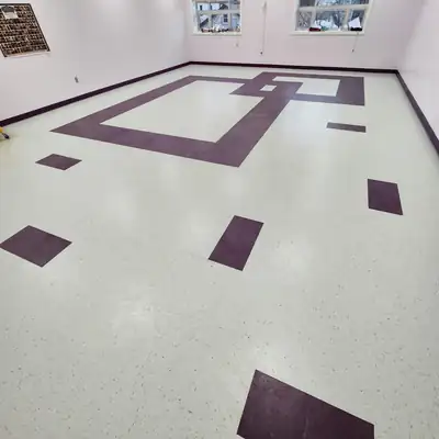 Patterned VCT floor in a school classroom